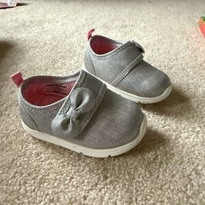 Silver Baby Girl Carters Shoes with Bow Accent Size 3